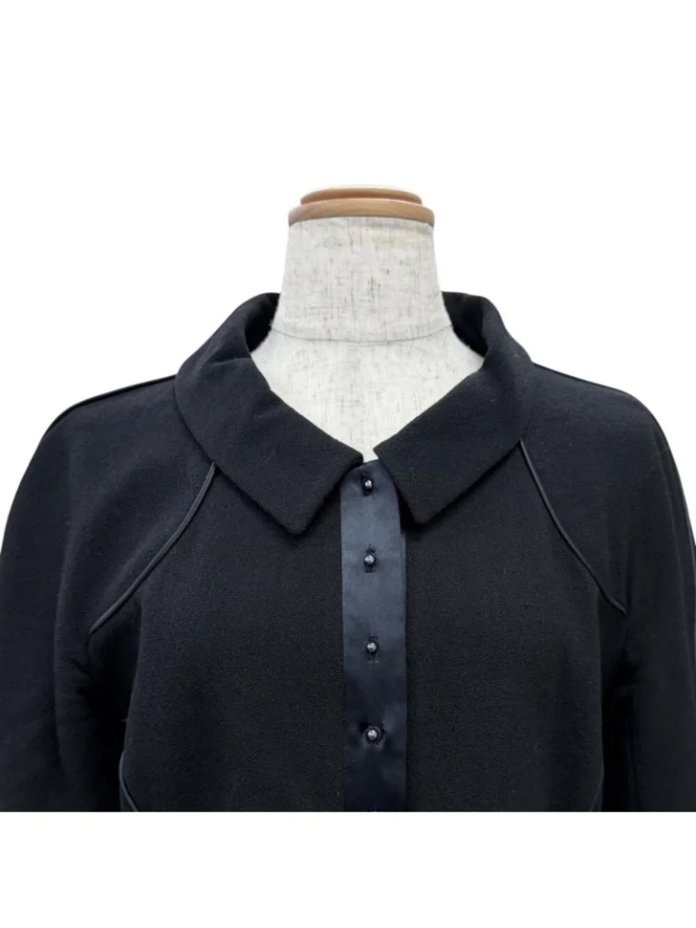 Chanel Vintage 02A Wool Silk CC Logo Piping Jacket Black Navy 40